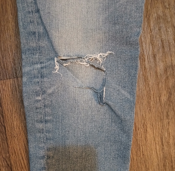 AG Adriano Goldschmied Women's Farrah AG-ed High-Rise Skinny Ankle Jeans. - Picture 9 of 16